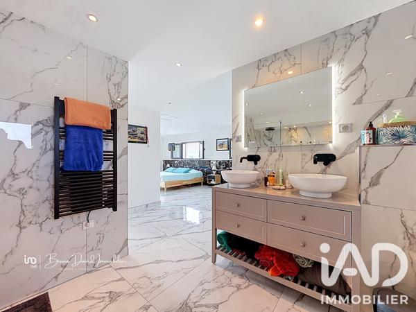 Maison à vendre 9 pièces 318 m² Pierrefeu-du-Var