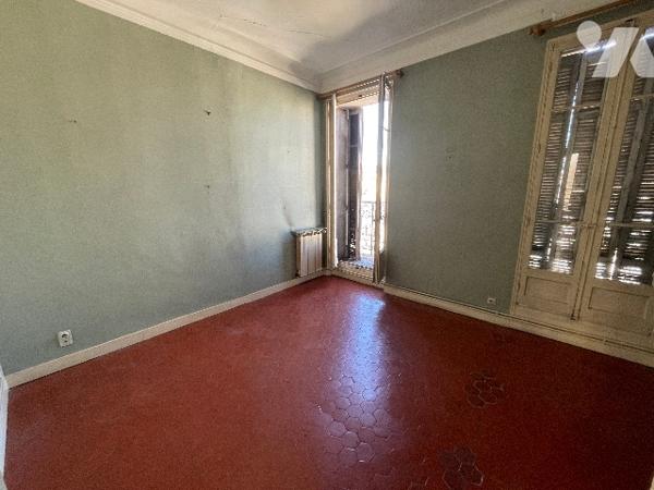 T5/6, 43 cours LIEUTAUD 13006, au 3° asc , surface 137m², à rénover, chambre de bonne et cave.