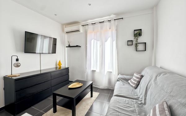 Appartement à louer    1 pièce •  Juan-les-Pins - Antibes