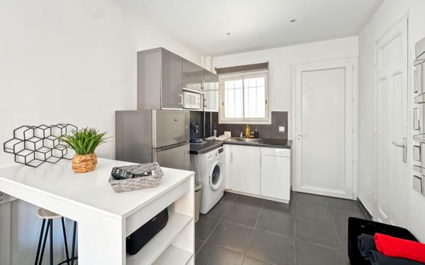 Appartement à louer    1 pièce •  Juan-les-Pins - Antibes