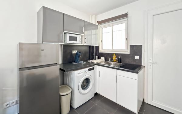 Appartement à louer    1 pièce •  Juan-les-Pins - Antibes