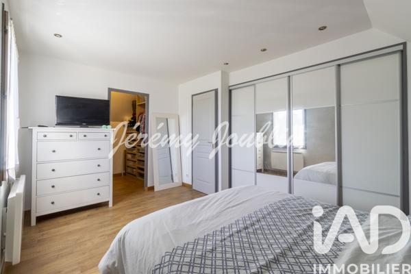 Maison à vendre 6 pièces 142 m² Jouy-le-Moutier