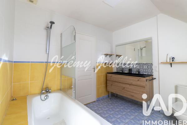 Maison à vendre 6 pièces 142 m² Jouy-le-Moutier