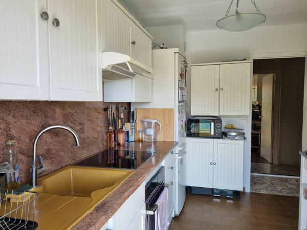 Appartement à vendre    2 pièces •  Nice