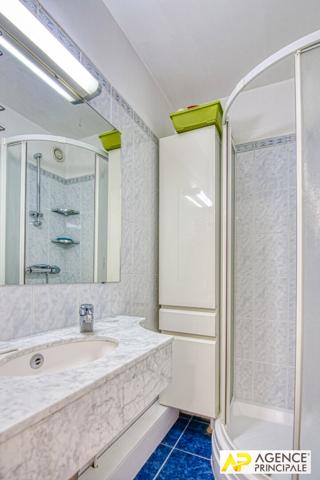 Versailles Clagny Labruyère - Appartement 4 pièces 89 M² rez de-jardin avec cave et place de parking en sous-sol €620 000 ** - Référence 27549