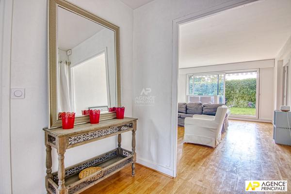 Versailles Clagny Labruyère - Appartement 4 pièces 89 M² rez de-jardin avec cave et place de parking en sous-sol €620 000 ** - Référence 27549