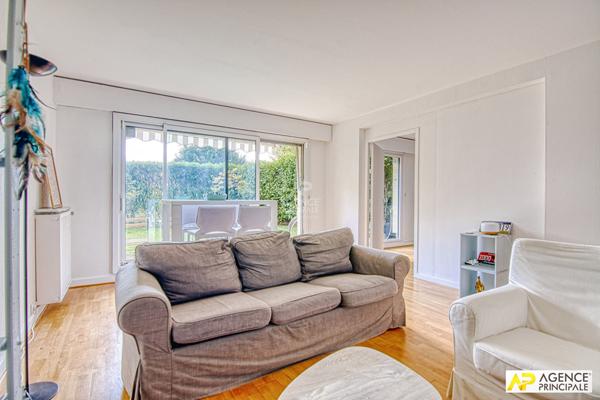 Versailles Clagny Labruyère - Appartement 4 pièces 89 M² rez de-jardin avec cave et place de parking en sous-sol €620 000 ** - Référence 27549