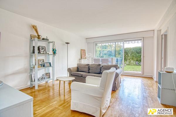Versailles Clagny Labruyère - Appartement 4 pièces 89 M² rez de-jardin avec cave et place de parking en sous-sol €620 000 ** - Référence 27549