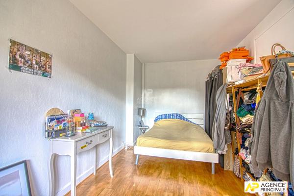 Versailles Clagny Labruyère - Appartement 4 pièces 89 M² rez de-jardin avec cave et place de parking en sous-sol €620 000 ** - Référence 27549