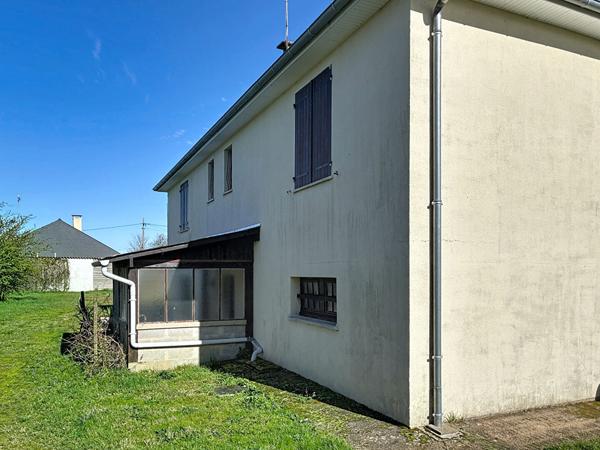 Maison familiale à Morannes-sur-Sarthe, 4 chambres, sous-sol complet