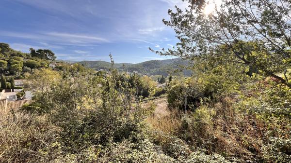 Allauch (13190) Terrain constructible de 1830 m2 à Allauch 360m2 au sol