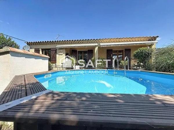 Maison T4 de plain-pied avec jardin terrasse et bassin