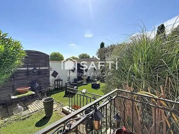 Maison T4 de plain-pied avec jardin terrasse et bassin