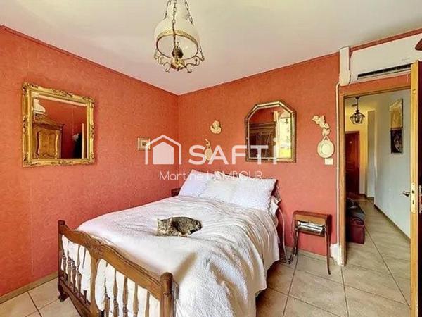 Maison T4 de plain-pied avec jardin terrasse et bassin