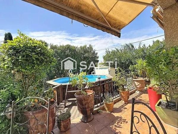 Maison T4 de plain-pied avec jardin terrasse et bassin