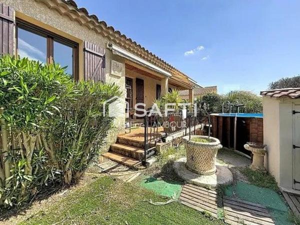 Maison T4 de plain-pied avec jardin terrasse et bassin