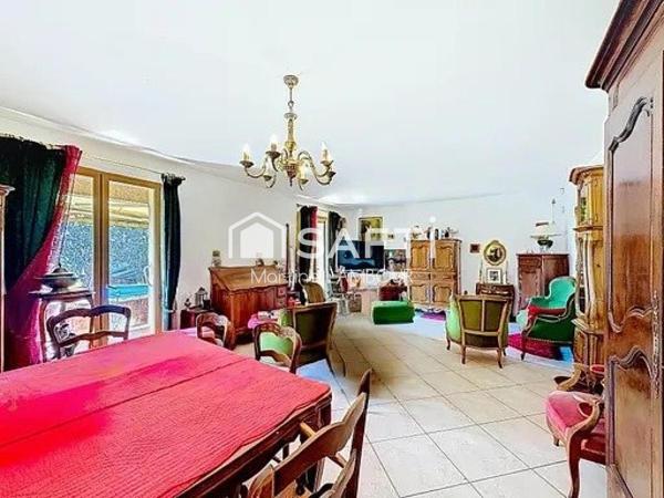 Maison T4 de plain-pied avec jardin terrasse et bassin