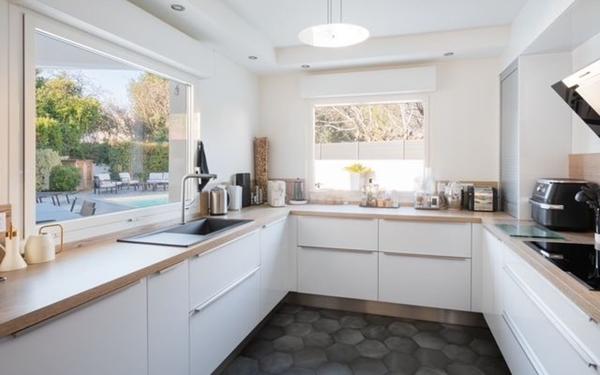 Maison à vendre    9 pièces • 240 m2 Montpellier