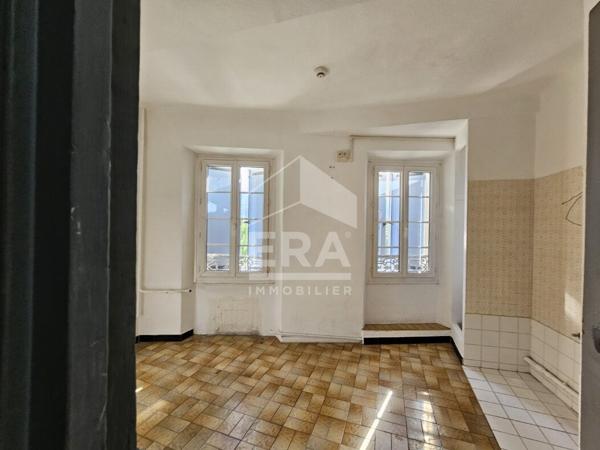 Appartement T3 à créer entièrement  42 m² sur Château Arnoux idéal investisseur