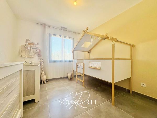 Maison familiale avec piscine proche de Carcassonne d'environ 132M2