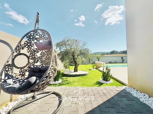 Maison familiale avec piscine proche de Carcassonne d'environ 132M2