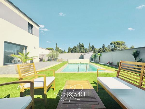 Maison familiale avec piscine proche de Carcassonne d'environ 132M2