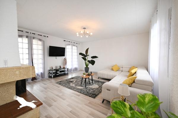 Maison à vendre |  Ruelle-sur-Touvre |  7 pièces | 157 m²