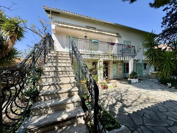 Chateau gombert (13013) Maison en 2 appartements 147m2, terrasse et terrain 510m2 piscinable au cœur de Château-Gombert