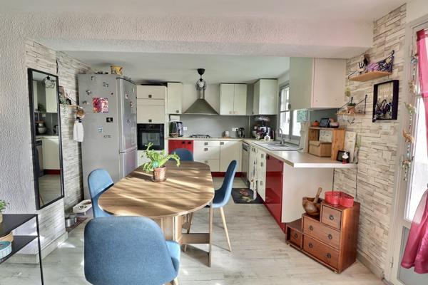 Chateau gombert (13013) Maison en 2 appartements 147m2, terrasse et terrain 510m2 piscinable au cœur de Château-Gombert