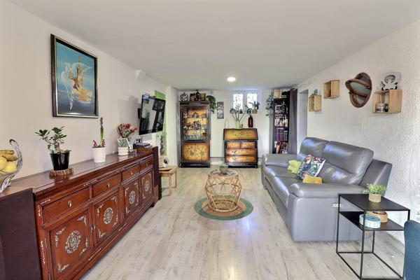 Chateau gombert (13013) Maison en 2 appartements 147m2, terrasse et terrain 510m2 piscinable au cœur de Château-Gombert