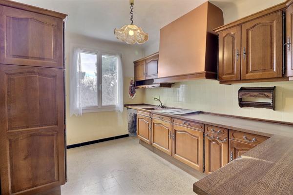 Chateau gombert (13013) Maison en 2 appartements 147m2, terrasse et terrain 510m2 piscinable au cœur de Château-Gombert