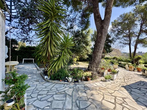 Chateau gombert (13013) Maison en 2 appartements 147m2, terrasse et terrain 510m2 piscinable au cœur de Château-Gombert