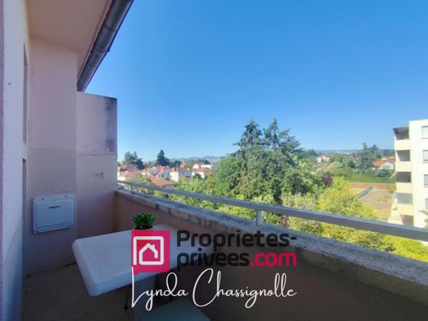 Appartement T4 à Riorges - 71m2 - vue dégagée - entièrement rénové