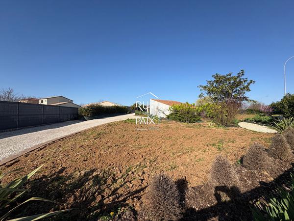 86190 VOUILLE Terrain à bâtir 824m² situé à Vouillé (86)