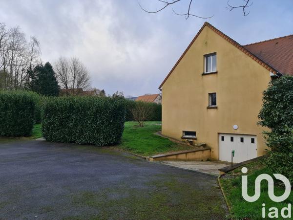 Maison traditionnelle 5 pièces de 150 m² à La Bazoge (72650)