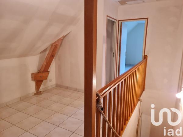 Maison traditionnelle 5 pièces de 150 m² à La Bazoge (72650)