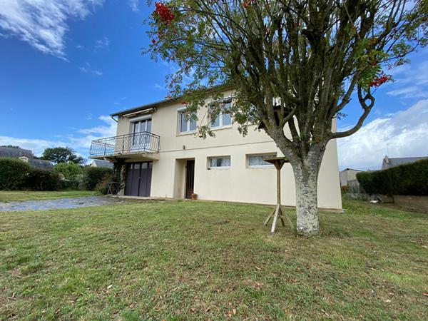 A VENDRE MAISON 3 CHAMBRES SUR LA COMMUNE DE CORSEUL AVEC JARDIN A 7KM DE SAINT JACUT DE LA MER ET 7 MIN DE DINAN