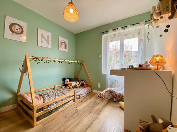 A VENDRE MAISON 3 CHAMBRES SUR LA COMMUNE DE CORSEUL AVEC JARDIN A 7KM DE SAINT JACUT DE LA MER ET 7 MIN DE DINAN