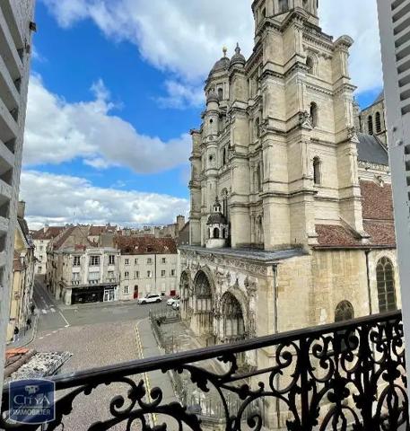 Appartement à louer 4 pièces 102.67m²