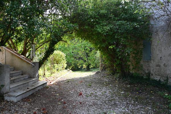 Magnifique domaine en pierre du XVIIIe siècle avec maison, dépendances, grange et pigeonnier près de Puymirol
