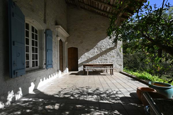 Magnifique domaine en pierre du XVIIIe siècle avec maison, dépendances, grange et pigeonnier près de Puymirol