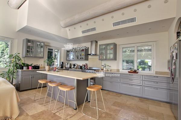 Aix-en-Provence (13090) Magnifique propriété avec vue imprenable – À 20 min à l’ouest d’Aix-en-Provence