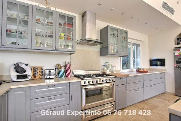 Aix-en-Provence (13090) Magnifique propriété avec vue imprenable – À 20 min à l’ouest d’Aix-en-Provence