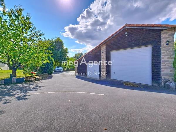 Maison à MORTAGNE-SUR-SEVRE, 85290 - 8 pièces 166m²