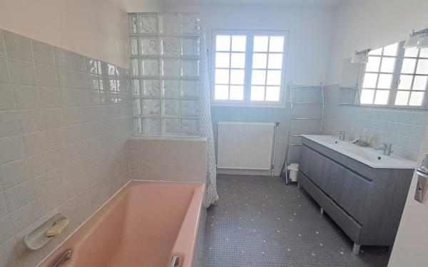 Maison à vendre    5 pièces • 150 m2 Saujon