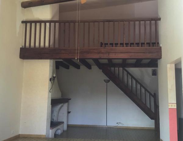 Lots de deux appartements centre Castillonnès.