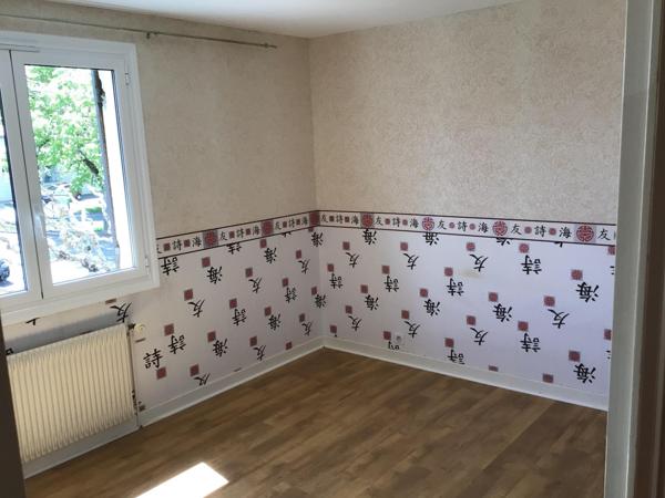 Lots de deux appartements centre Castillonnès.