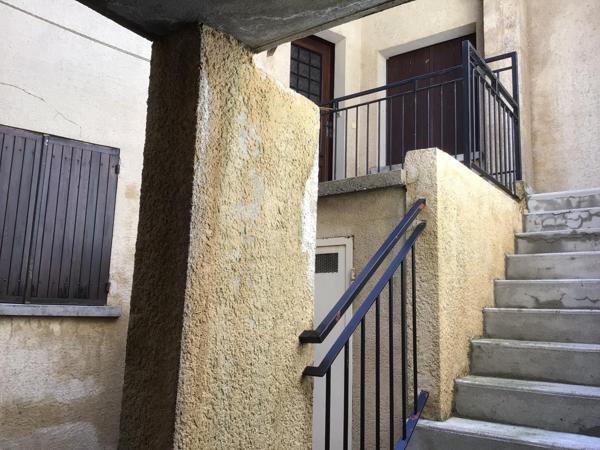 Lots de deux appartements centre Castillonnès.