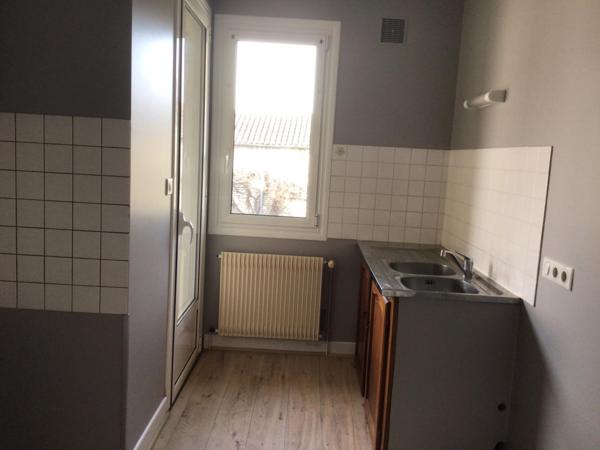 Lots de deux appartements centre Castillonnès.