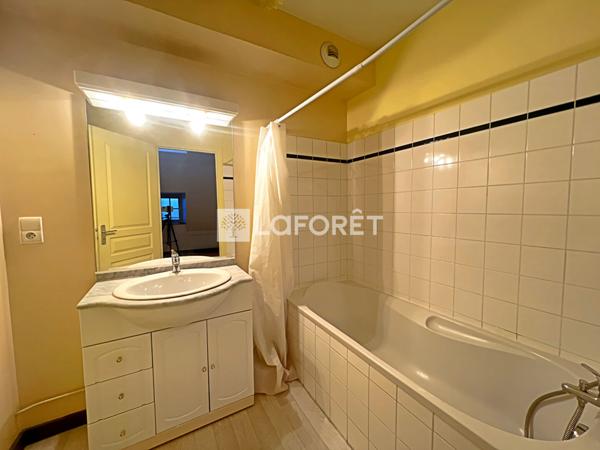 Location appartement Saint-Amour - 2 pièce(s) - 40 m² - 375 €/mois